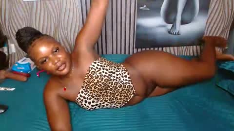 Snapshot of blackmellanin_ chatting on May 11, 11:57 pm Smiley sylivia online show from May 11, 11:57 pm