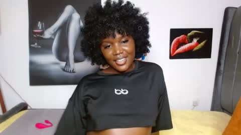 Snapshot of blackmellanin_ chatting on June 29, 4:41 am Smiley sylivia online show from June 29, 4:41 am