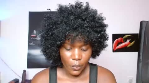 Snapshot of blackmellanin_ chatting on June 30, 4:13 am Smiley sylivia online show from June 30, 4:13 am