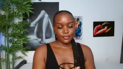 Snapshot of blackmellanin_ chatting on July 5, 11:28 am Smiley sylivia online show from July 5, 11:28 am
