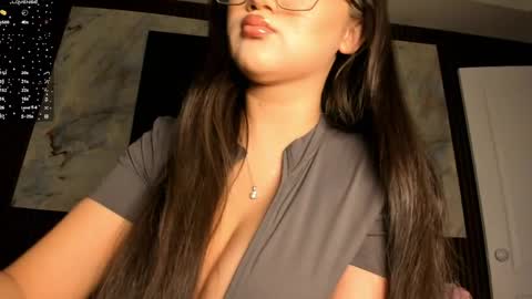 Snapshot of blackmilk_01 chatting on June 6, 4:17 am Karina online show from June 6, 4:17 am