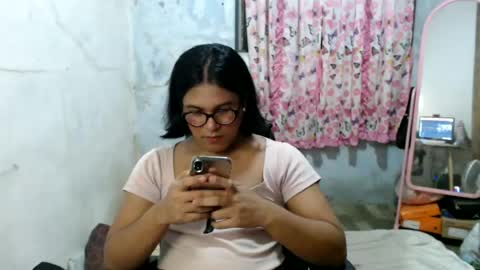 Ellez online show from June 17, 9:49 pm