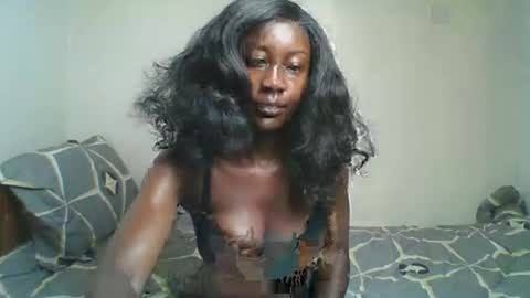 Snapshot of blackprincess25 chatting on October 19, 12:44 am Lorraine online show from October 19, 12:44 am
