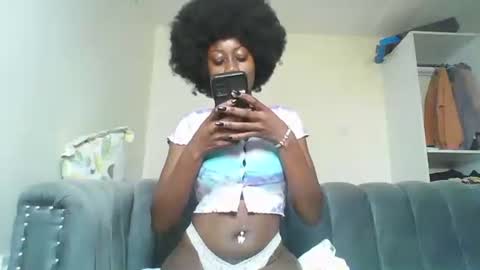 Snapshot of blackprincess25 chatting on December 1, 8:52 am Lorraine online show from December 1, 8:52 am