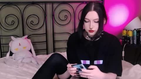 Snapshot of blacky_tea chatting on November 9, 4:49 pm blacky_tea online show from November 9, 4:49 pm