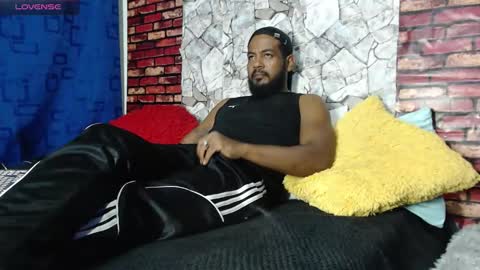 Snapshot of blade_foxx chatting on May 26, 2:07 am Richard online show from May 26, 2:07 am