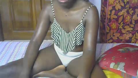 Snapshot of blahkbeauty chatting on November 1, 12:40 pm VIVIAN online show from November 1, 12:40 pm