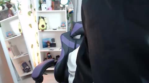   online show from February 25, 4:33 am