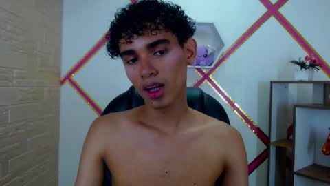 blakelovee online show from December 16, 7:08 pm