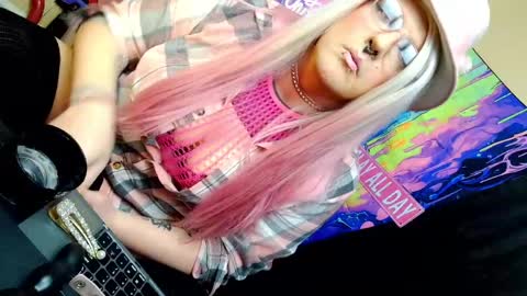 Snapshot of blakelytgirl chatting on May 20, 9:04 am Blakely Morningstar online show from May 20, 9:04 am