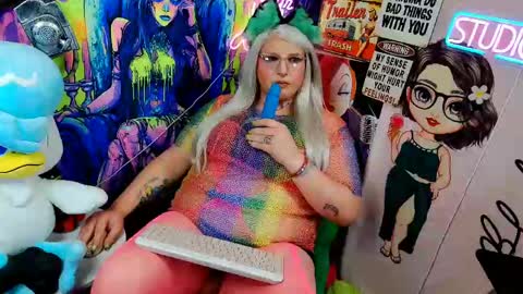 Snapshot of blakelytgirl chatting on June 6, 9:14 am Blakely Morningstar online show from June 6, 9:14 am