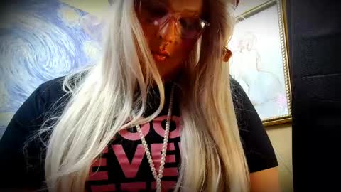 Snapshot of blakelytgirl chatting on June 7, 8:51 am Blakely Morningstar online show from June 7, 8:51 am