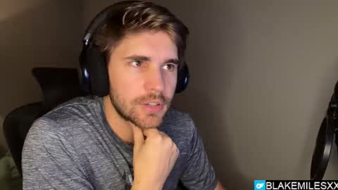 Snapshot of blakemiles2 chatting on October 21, 3:29 am Blake Miles online show from October 21, 3:29 am