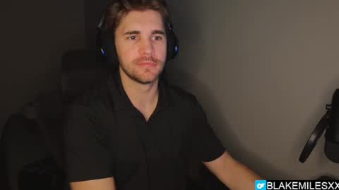 Snapshot of blakemiles2 chatting on November 5, 3:50 am Blake Miles online show from November 5, 3:50 am