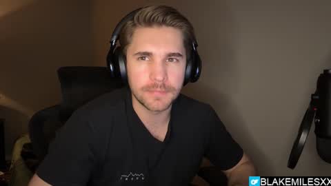 Snapshot of blakemiles2 chatting on November 26, 3:51 am Blake Miles online show from November 26, 3:51 am
