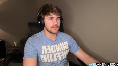 Snapshot of blakemiles2 chatting on November 30, 5:11 am Blake Miles online show from November 30, 5:11 am