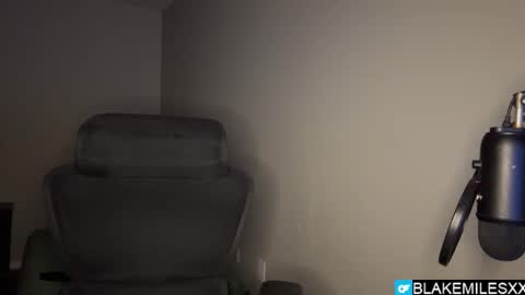 Snapshot of blakemiles2 chatting on December 1, 5:56 am Blake Miles online show from December 1, 5:56 am