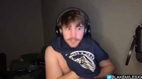 Snapshot of blakemiles2 chatting on December 3, 6:43 am Blake Miles online show from December 3, 6:43 am