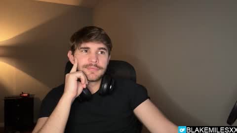 Snapshot of blakemiles2 chatting on December 4, 3:38 am Blake Miles online show from December 4, 3:38 am