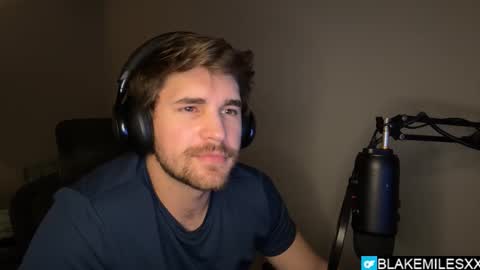 Snapshot of blakemiles2 chatting on December 20, 3:35 am Blake Miles online show from December 20, 3:35 am