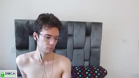 Snapshot of blakeshatter chatting on November 18, 1:59 pm blakeshatter online show from November 18, 1:59 pm