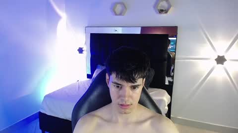 Snapshot of blakzen_ chatting on June 27, 3:44 am Blakzen online show from June 27, 3:44 am