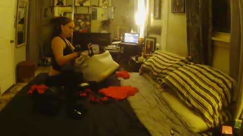 Snapshot of blaqmagic72 chatting on January 9, 11:17 pm Redandblaq online show from January 9, 11:17 pm