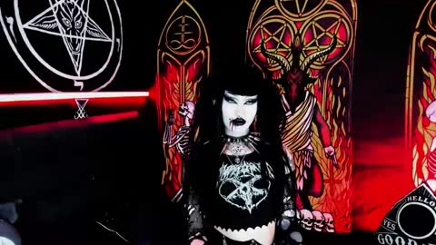 Snapshot of blasphemiangxrl chatting on September 15, 5:35 pm online show from September 15, 5:35 pm