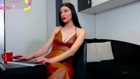 Snapshot of blazeamanda chatting on October 7, 11:07 am Goddess Blaze online show from October 7, 11:07 am