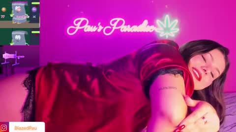 Snapshot of blazedpaux chatting on January 18, 4:27 am Pau online show from January 18, 4:27 am