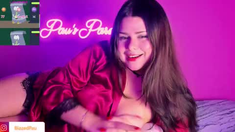 Snapshot of blazedpaux chatting on January 19, 7:45 am Pau online show from January 19, 7:45 am