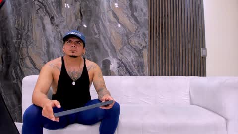 The Best Models online show from January 25, 1:30 pm