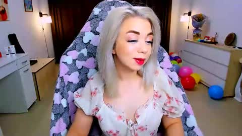 Nicole online show from February 13, 4:43 am