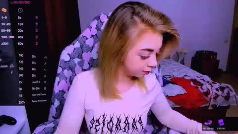 Nicole online show from November 25, 5:40 am