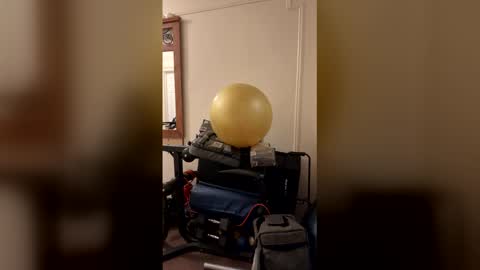 Snapshot of blkbiguncut10462 chatting on February 10, 6:01 pm blkbiguncut10462 online show from February 10, 6:01 pm