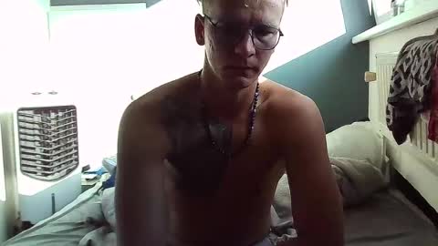 Snapshot of blondapollonl chatting on July 25, 6:22 am Apollo online show from July 25, 6:22 am