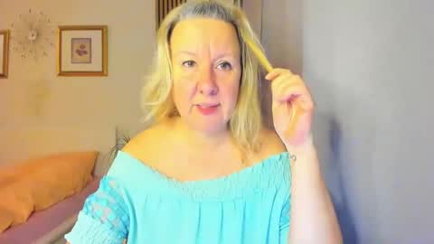 Nicole online show from December 31, 5:11 am