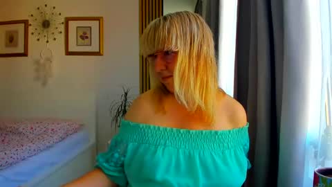 Nicole online show from June 22, 3:58 am