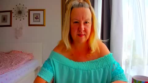 Nicole online show from July 5, 3:19 pm