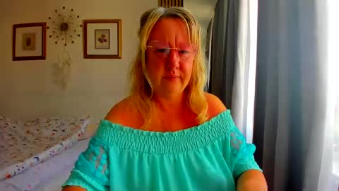 Nicole online show from July 17, 4:52 am