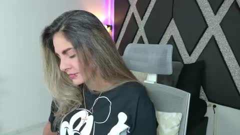 Snapshot of blonde_cat1515 chatting on July 8, 5:01 am alejandra online show from July 8, 5:01 am