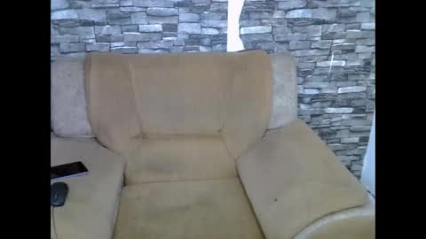 blonde_creamy online show from March 17, 5:33 am