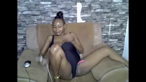 blonde_creamy online show from May 31, 10:00 am