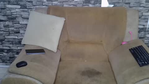 blonde_creamy online show from June 18, 7:08 am