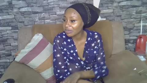 blonde_creamy online show from July 13, 10:45 pm