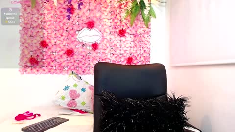 Snapshot of blonde_squirt_ chatting on January 9, 2:43 am blonde_squirt_ online show from January 9, 2:43 am