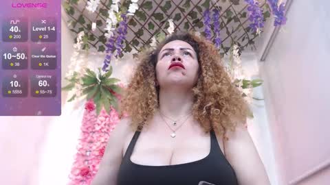 blonde_squirt_ online show from February 7, 11:03 am