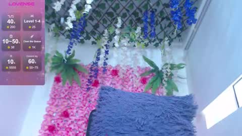 blonde_squirt_ online show from March 9, 3:05 pm