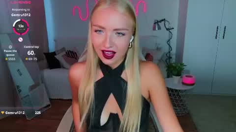 Nessa online show from July 12, 11:56 am