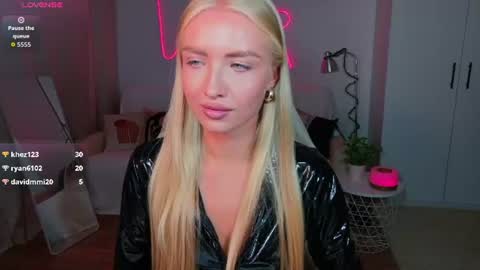 Nessa online show from August 6, 5:26 pm